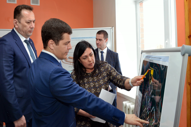 Губернатор Ямала оценил ход строительства спортобъектов в Лабытнанги