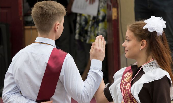 Отложенное прощание: когда и в каком формате пройдут выпускные вечера