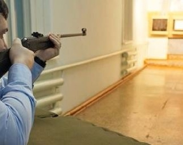 Житель Салехарда задержан за стрельбу по мишеням в детском саду