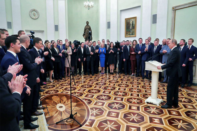 Глава Ямала побывал на встрече выпускников кадрового резерва в Кремле