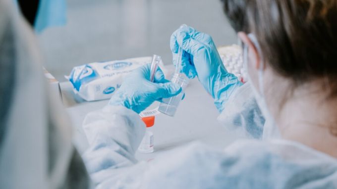 В УрФО зафиксирован первый случай заражения британским штаммом COVID-19