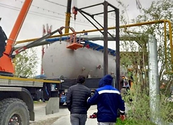 В ЯНАО поселок отключили от газоснабжения из-за аварии с большегрузом