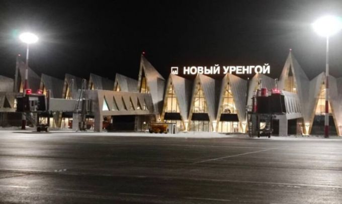 В Новом Уренгое приземлился первый тестовый рейс в новый терминал