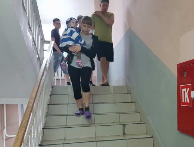 МЧС эвакуировала городскую больницу Нового Уренгоя