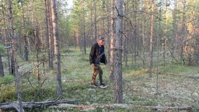 Бойцы «Ямалспаса» нашли заблудившегося в лесу у озера Ханто ноябрянина