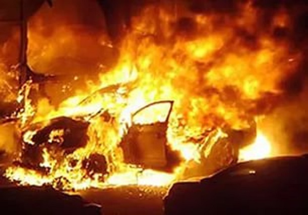 На Ямале продолжают гореть автомобили 