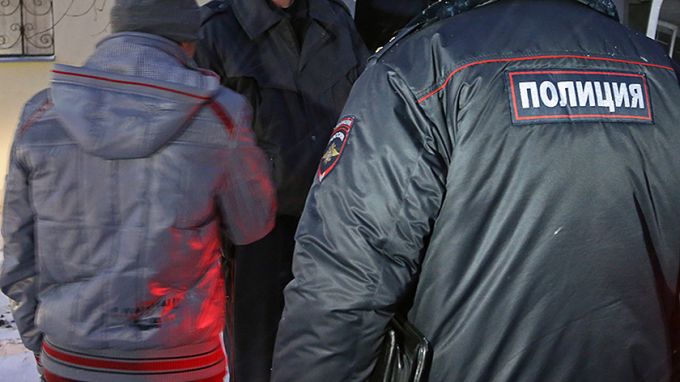 На Ямале осудили мужчину за оскорбление полицейских