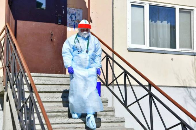 В ЯНАО почти 140 медработников заразились COVID-19