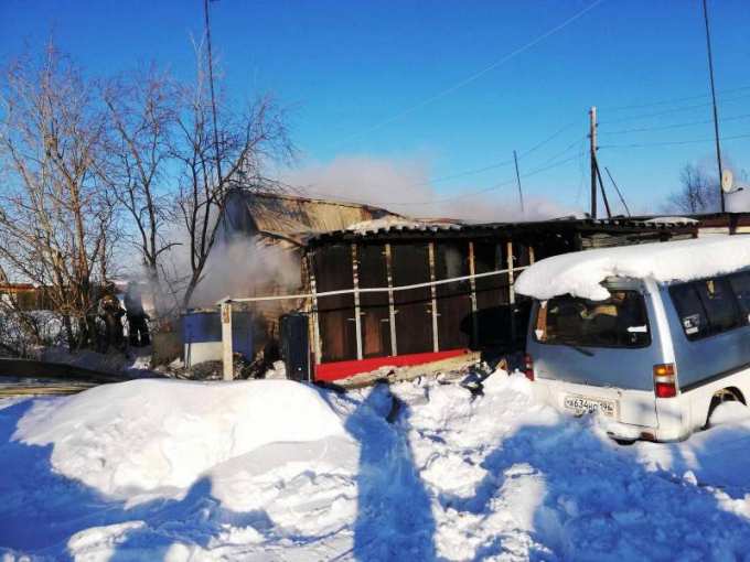 В Новом Уренгое загорелся дом. Погибли двое
