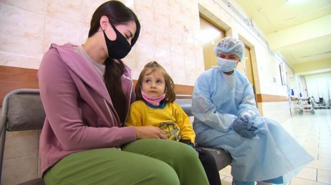 Врачи Нового Уренгоя спасли жизнь двухлетней малышке