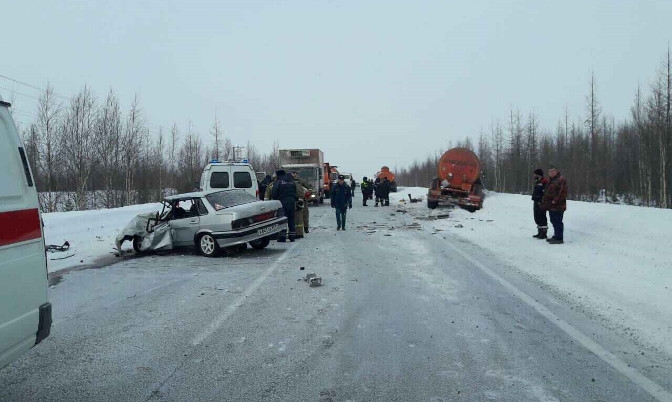 Столкновение КАМаза и легковушки. Один водитель погиб