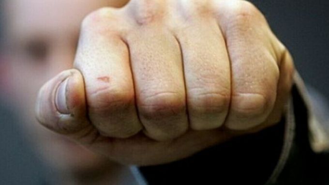 На Ямале двое приятелей до смерти избили сожителя матери одного из них