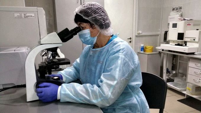 На Ямале беременным из группы риска проводят генетическое исследование