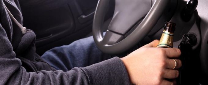 Вахтовик из Омска напился и угнал служебный автомобиль из Нового Уренгоя