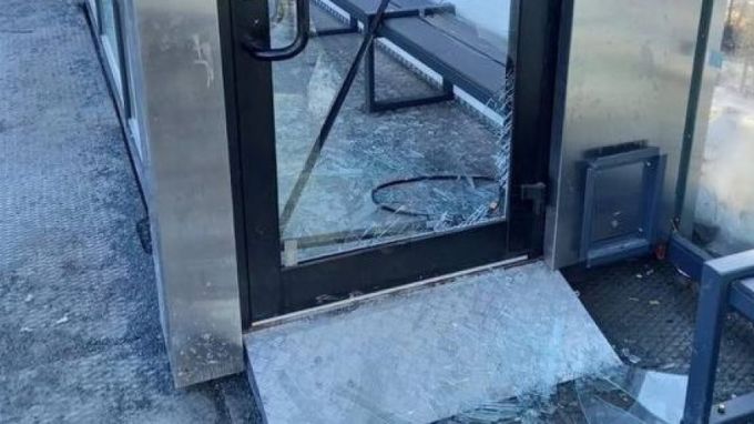 В Салехарде наказали вандала, разгромившего зимой теплую остановку