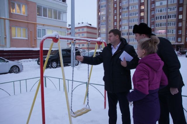 В Салехарде оценили состояние спортивных и детских площадок