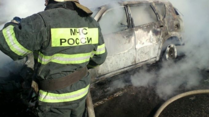 В Губкинском воспламенилась иномарка