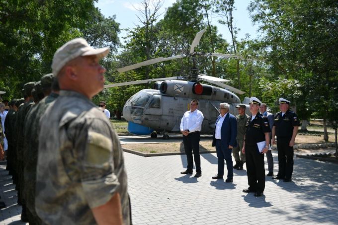 Ямальская делегация навестила подшефные военные части в Севастополе