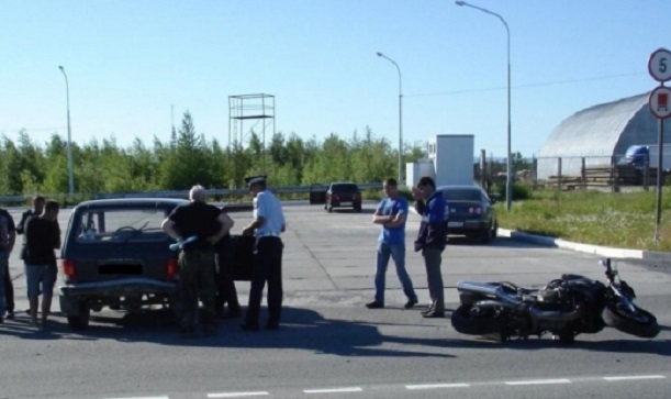 В Пуровском районе в ДТП пострадали пешеход и мотоциклист