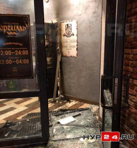 В Новом Уренгое разыскивают поджигателя караоке-паба «Бульдог»