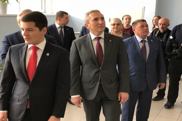 Александр Моор прибыл на Ямал с рабочей поездкой