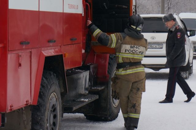 В Ноябрьске трое малолетних детей подожгли диван