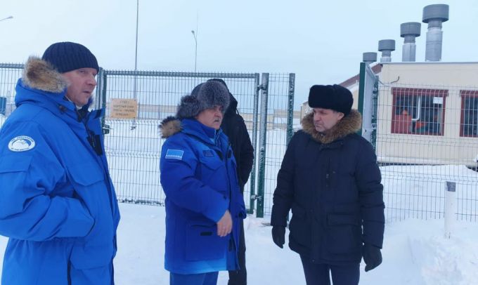 В Новом Уренгое заместитель губернатора оценил готовность коммунальщиков к морозам