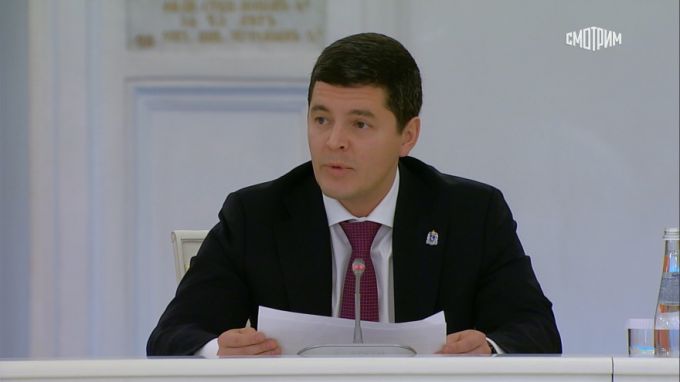 Дмитрий Артюхов предложил разработать стратегию молодежной политики до 2030 года