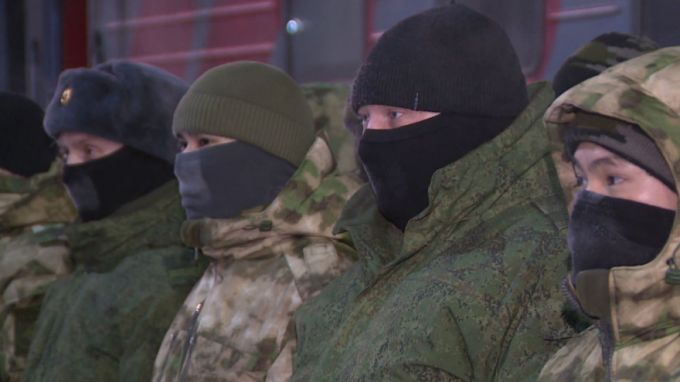 Очередная группа мобилизованных ямальцев отправилась из Тюмени в зону СВО