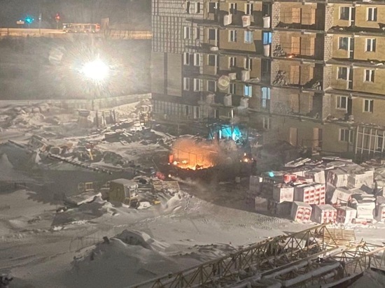 В Новом Уренгое взорвался строительный вагончик. 