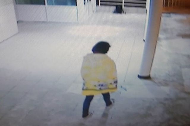 В Губкинском юная девушка в жёлтом халате таинственно пропала