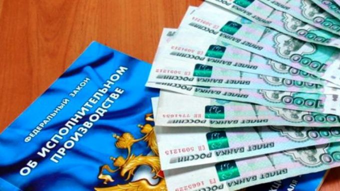 В Тарко-Сале директор больше четырех лет не платила подчиненному зарплату