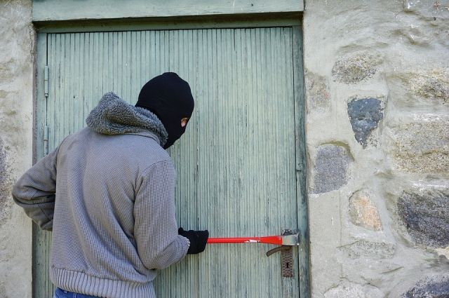 В Пангодах полицейские задержали мародёров