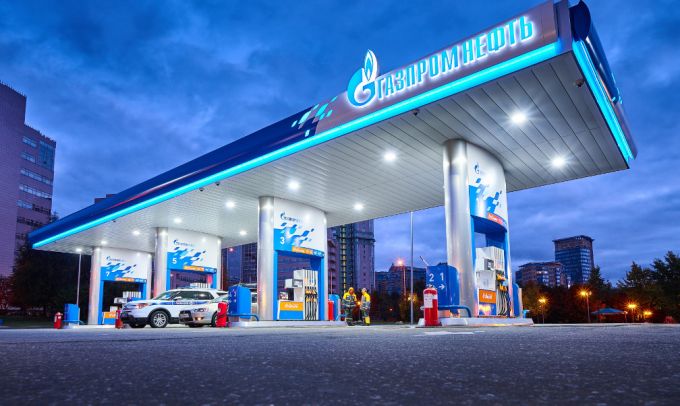 Нефтяники бесплатно заправят медтранспорт Ноябрьска и Муравленко