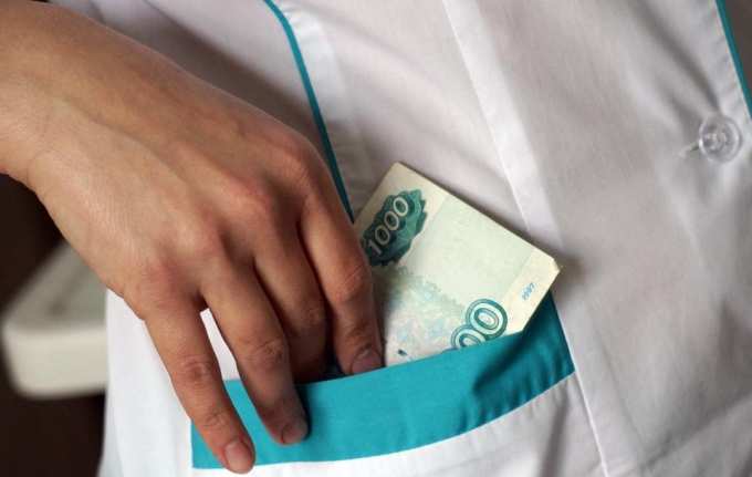 В Новом Уренгое вынесен приговор врачу-терапевту за взятку