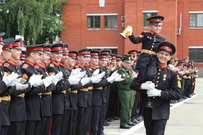Ямальских выпускников, мечтающих стать военными, ждут в военкоматах округа