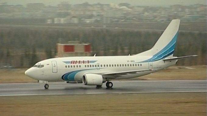 Житель Салехарда требует привлечь к ответственности авиакомпанию «Ямал» за потерянные деньги 
