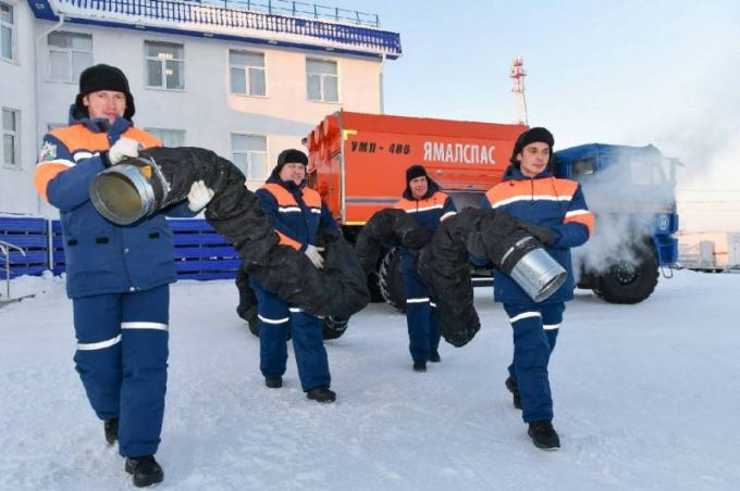Ямальские спасатели перешли на усиленный режим службы из-за морозов