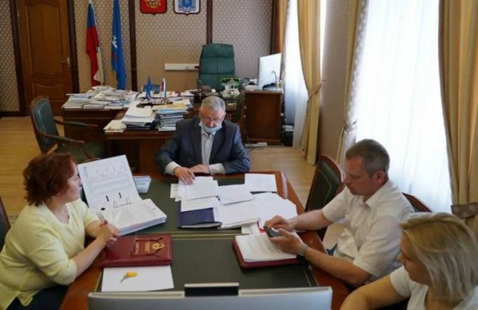 Окружной избирком заверил списки единороссов на выборы в ямальский парламент