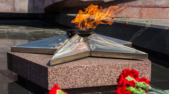 Ямальские подростки нарисовали гениталии на памятнике воинской славы