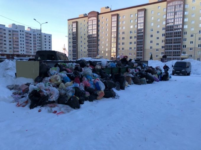 На Ямале из-за морозов начались проблемы с вывозом мусора