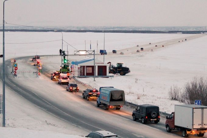 На Ямале действуют ледовая переправа через Обь и два зимника