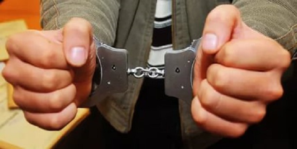 У автоледи из Нового Уренгоя нашли 12 свертков с наркотиками