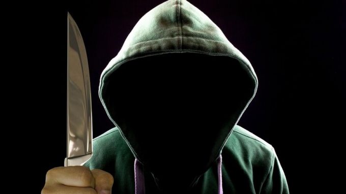 На Ямале разыскивается опасный вахтовик: мужчина устроил поножовщину и скрылся