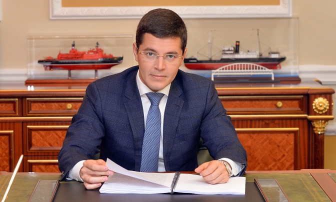 Дмитрий Артюхов поздравил хранителей лесов с праздником