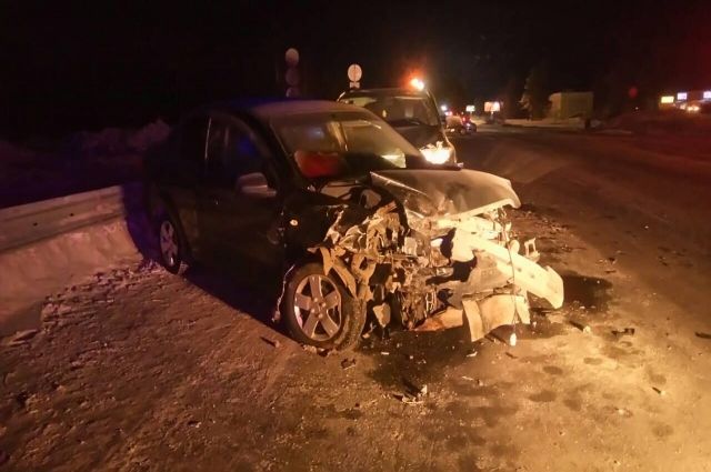 На Ямале в двойном ДТП пострадали два человека