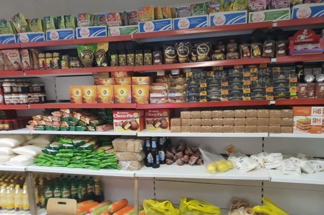 Жителям Тазовского района доставляют зимние запасы топлива и продовольствия