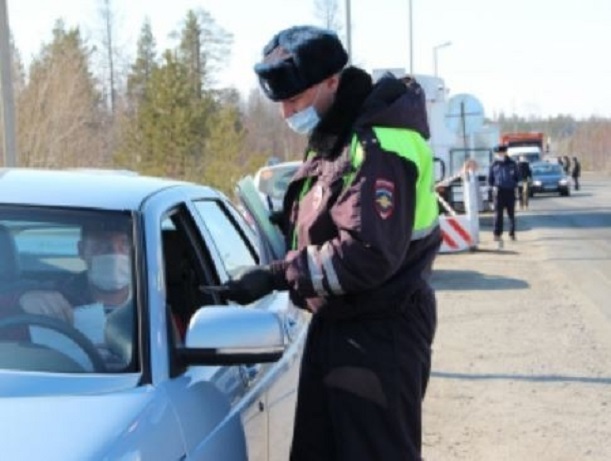 ГИБДД начала тотальную проверку всех машин, въезжающих в населенные пункты Ямала