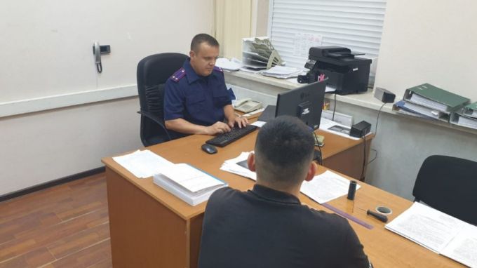 В Тарко-Сале мужчина избил и приковал цепью к батарее свою супругу