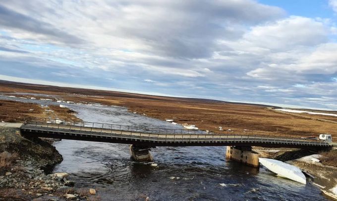 На дороге Обская – Паюта обрушился мост